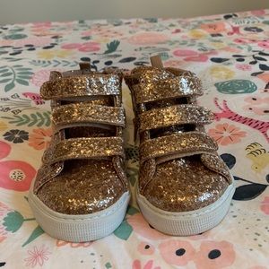 Girls pink sparkly high top sneakers. Size 11